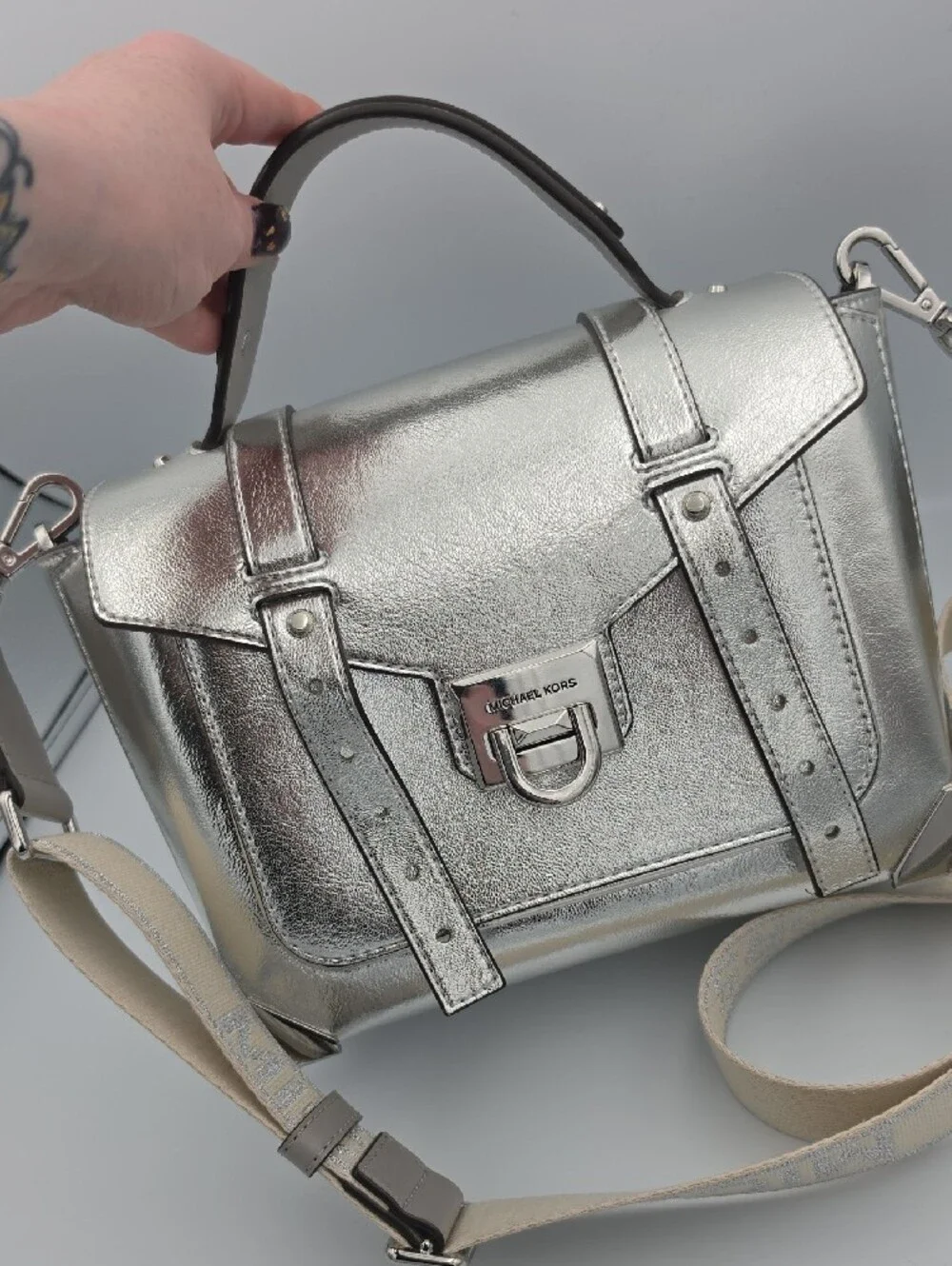 Michael Kors Silver Metallic Small Manhattan W/ Silver Hardware (NWOT)🩶
